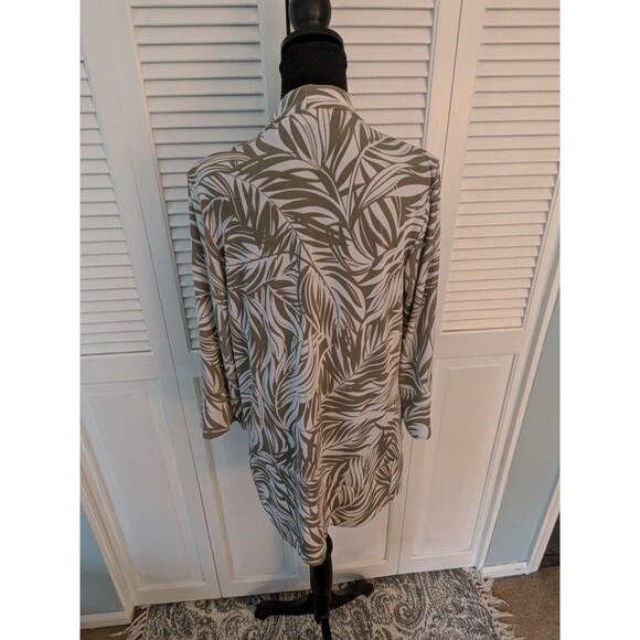 CHICO'S Travelers Jacket Top Women's M/8-10 Slinky Stretch Khaki Leaf Print $118 - Picture 8 of 11